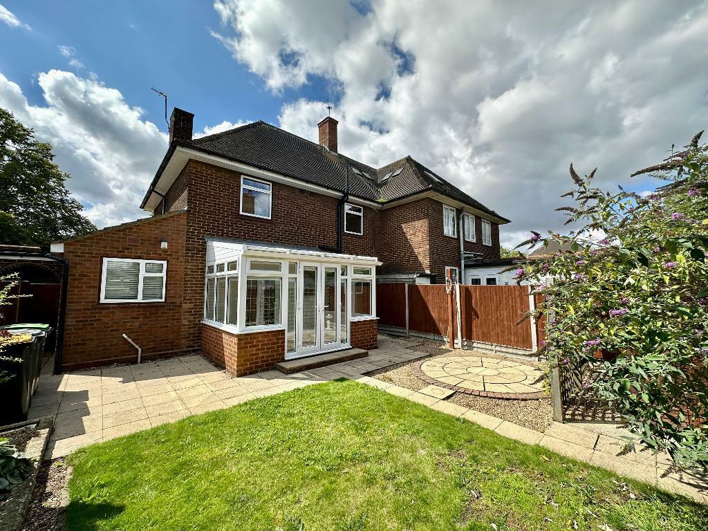 3 bedroom semidetached house for sale in Stewartby Way, Stewartby