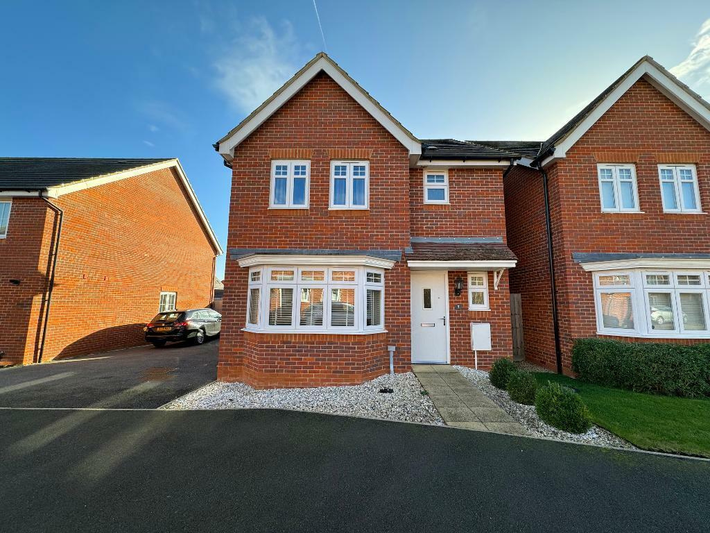 3 bedroom detached house for sale in Shackleton Gardens, Flitwick
