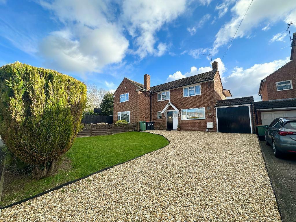 4 bedroom semidetached house for sale in Osborn Road, Barton Le Clay