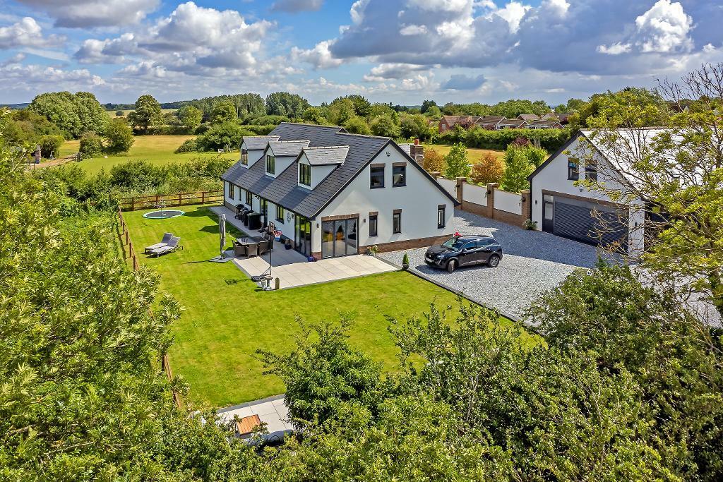 4 bedroom detached house for sale in Greenfield View,Tyburn Lane