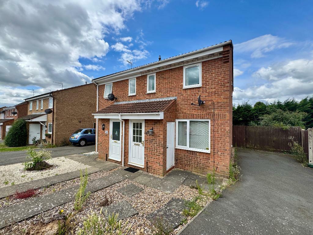 2 bedroom semidetached house for sale in Ailesbury Road, Ampthill