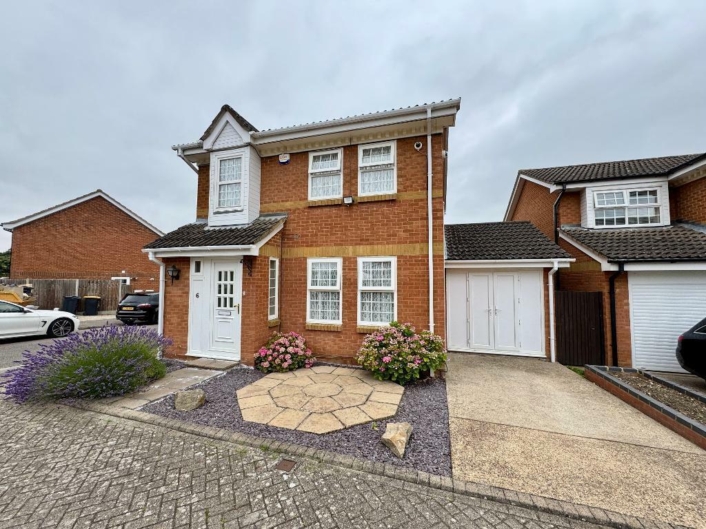 3 Bedroom Detached House For Sale In Lichfield Close Kempston