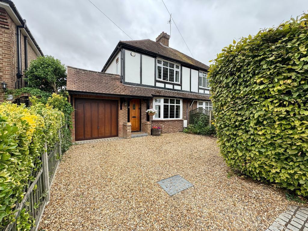 Main image of property: Manor Road, Barton Le Clay, Bedfordshire, MK45 4NP