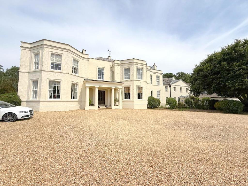 Main image of property: Wavendon House Drive, Wavendon, Milton Keynes, MK17 8AJ