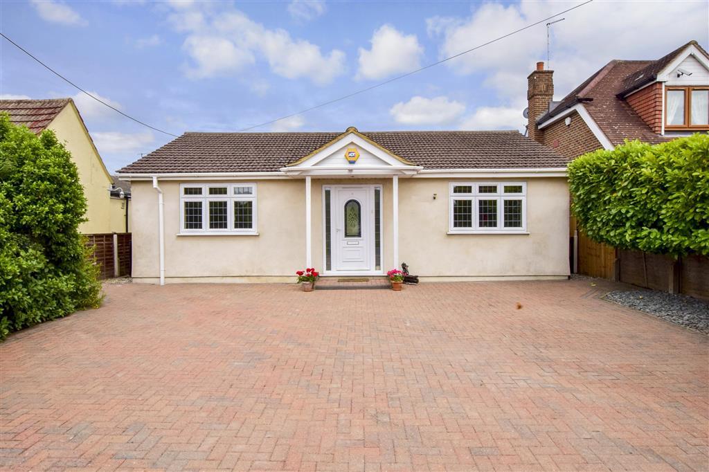 3 bedroom detached bungalow for sale in Mill Lane, Hook End, Brentwood