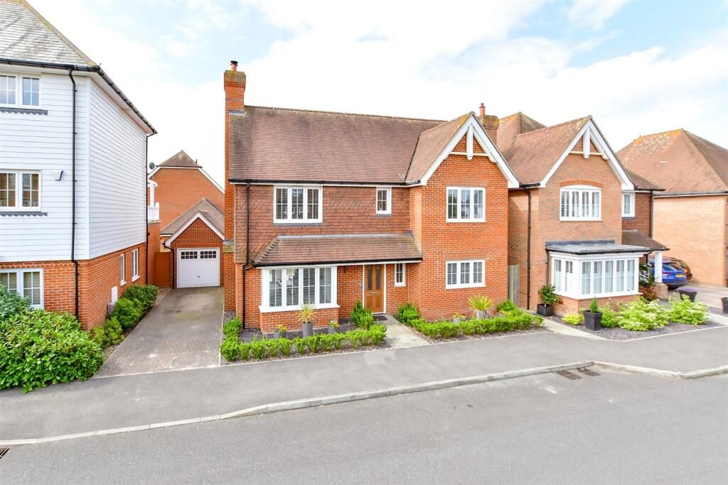 Main image of property: Sonning Crescent, Bognor Regis, West Sussex