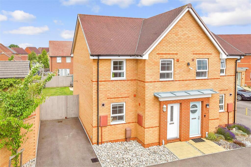 Main image of property: Red Barn Crescent, Felpham, Bognor Regis, West Sussex