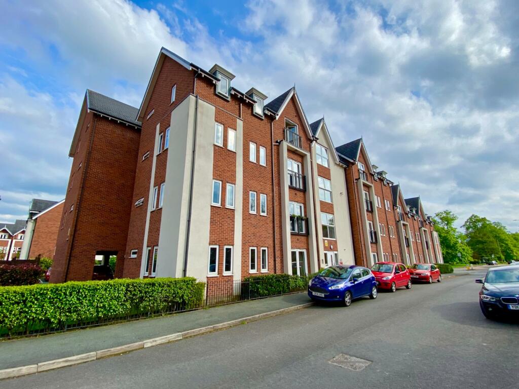 1 bedroom flat for sale in Houseman Crescent, West Didsbury, Manchester