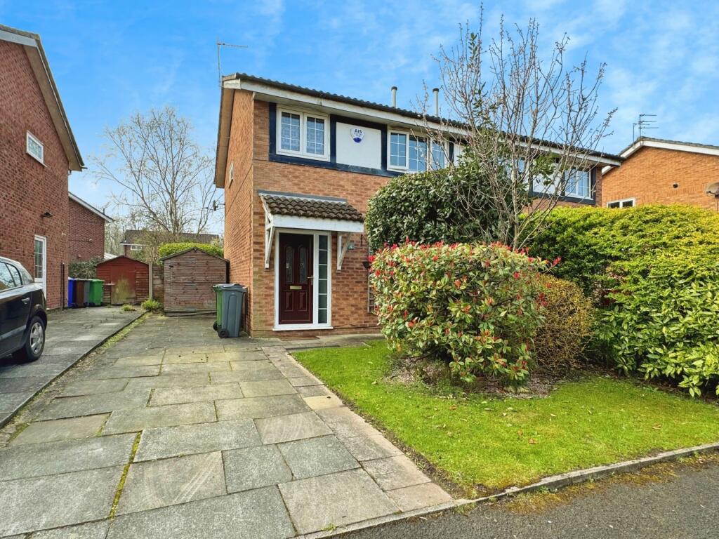 3 bedroom semi-detached house for rent in Wilderswood Close, Withington, Manchester, M20