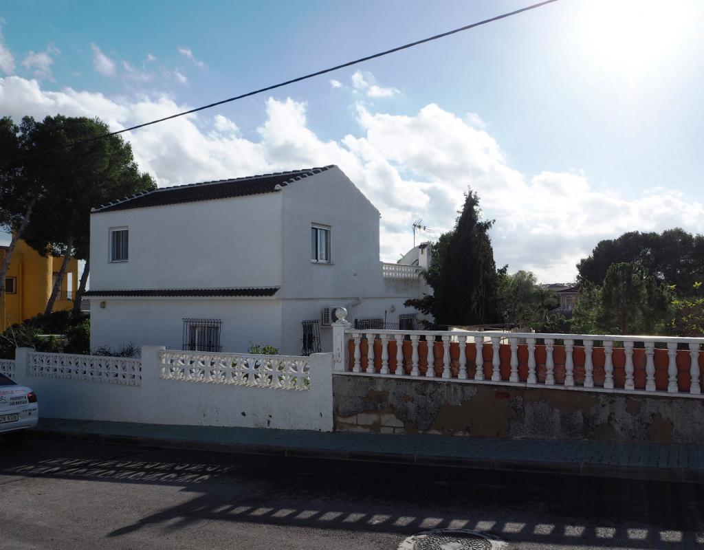 4 bedroom villa for sale in Pinar De Campoverde, Spain