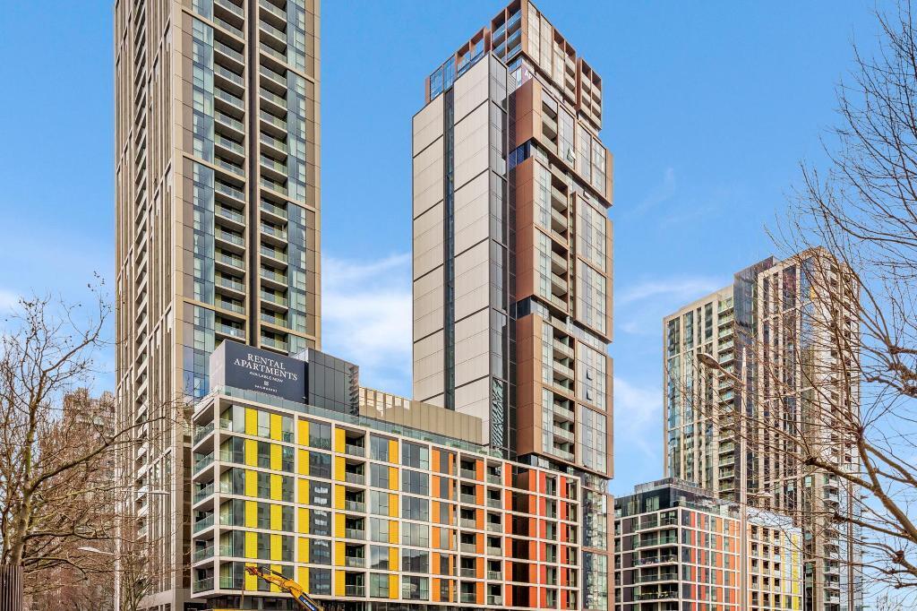 Main image of property: Maine Tower, 9 Harbour Way, Canary Wharf, London, E14 9DN