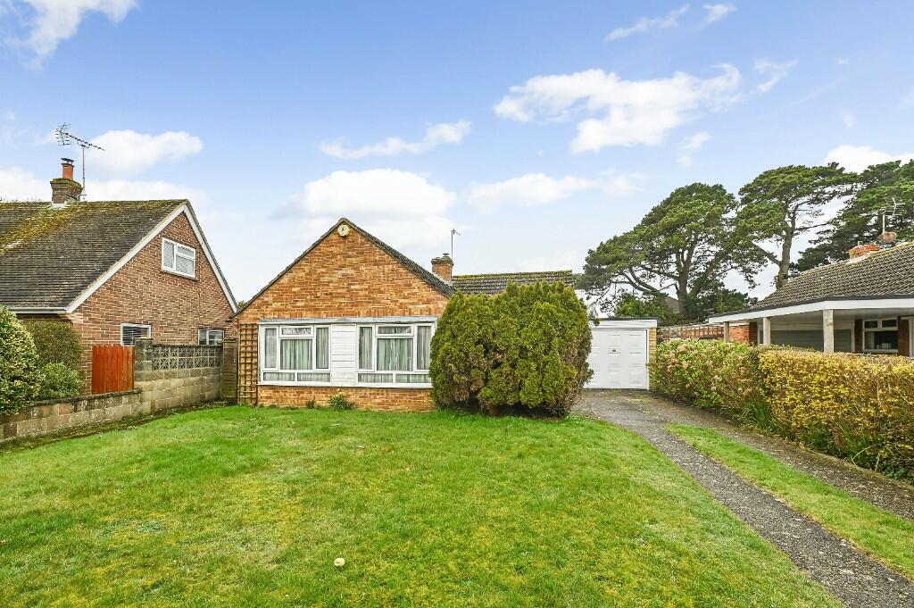 3 bedroom detached house for sale in Ley Road, Felpham, Bognor Regis