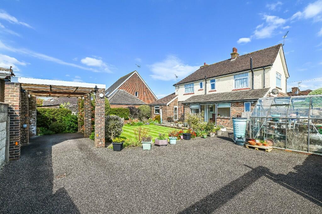 3 bedroom detached house for sale in Flansham Lane, Felpham, Bognor Regis, West Sussex, PO22