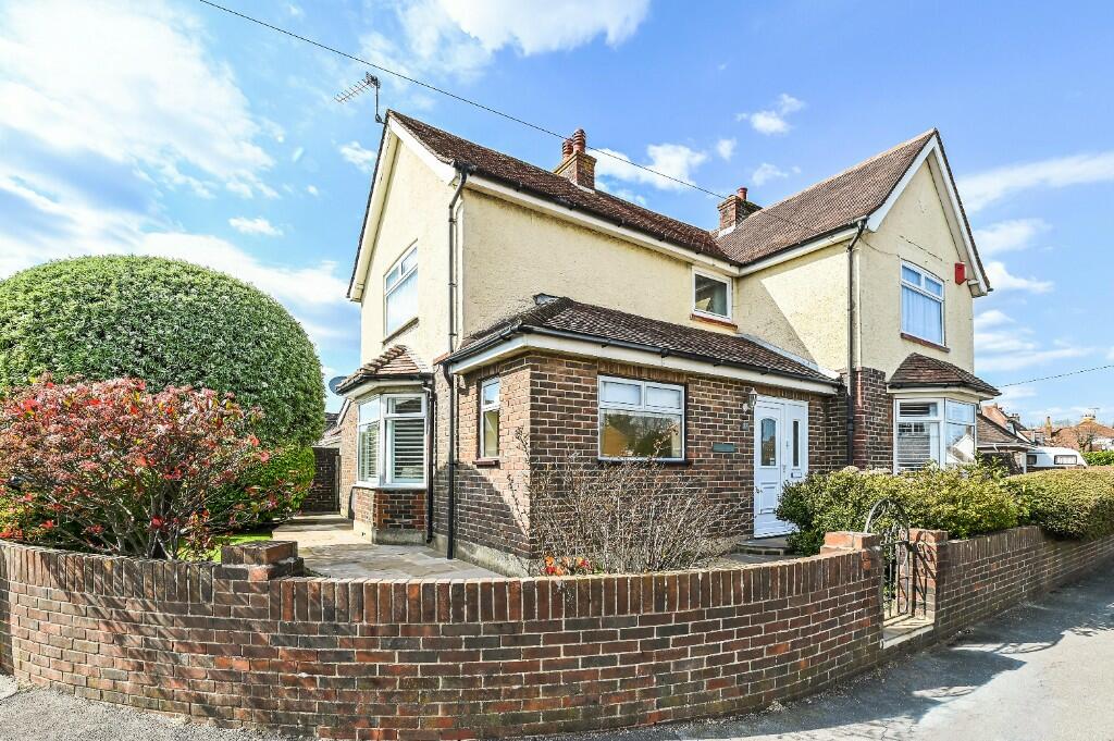 3 bedroom detached house for sale in Flansham Lane, Felpham, Bognor