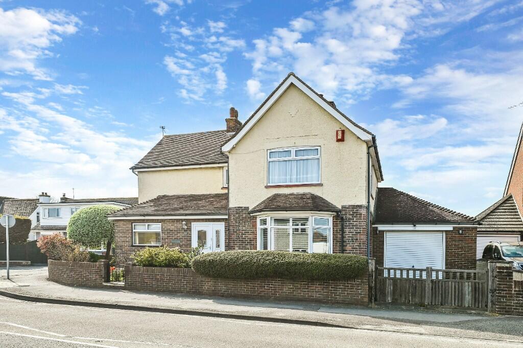 3 bedroom detached house for sale in Flansham Lane, Felpham, Bognor Regis, West Sussex, PO22