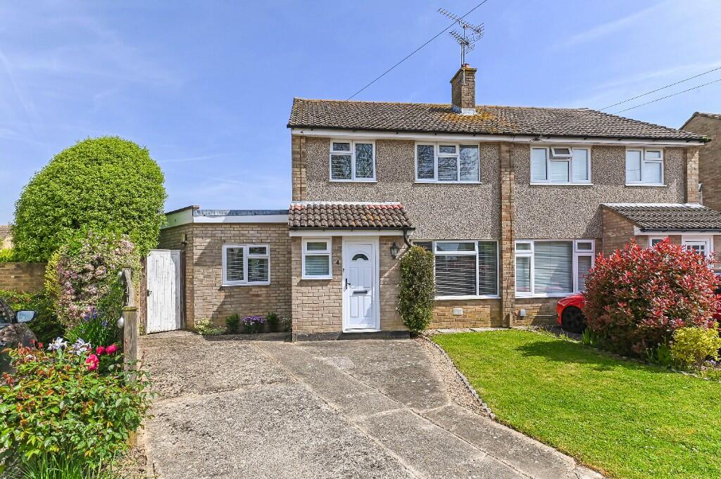 4 bedroom semidetached house for sale in Ambleside Close, Felpham