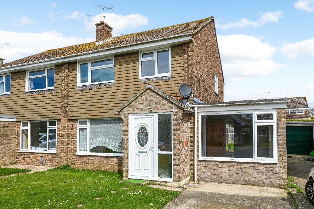 4 bedroom semidetached house for sale in Glynde Crescent, Felpham