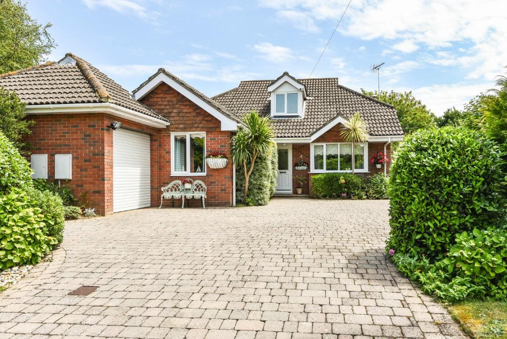 2 bedroom detached house for sale in Crossbush Road, Felpham, Bognor