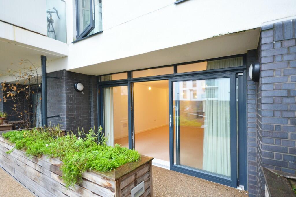 3 bedroom apartment for rent in Anchor Road, Bristol, BS1