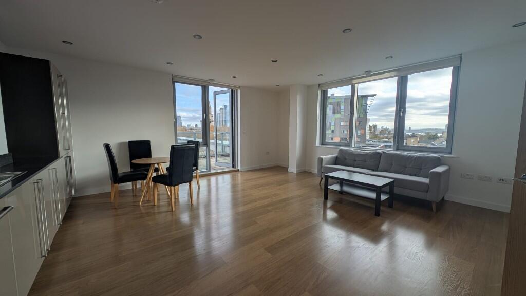 Main image of property: Salton Square, London, E14