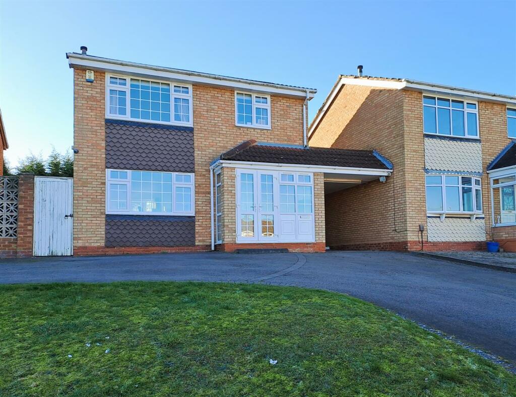 3 bedroom link detached house for sale in Paddock Drive, Sheldon, Birmingham, B26
