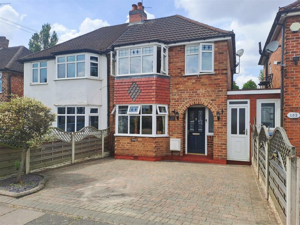 3 bedroom semidetached house for sale in Aldershaw Road, South Yardley