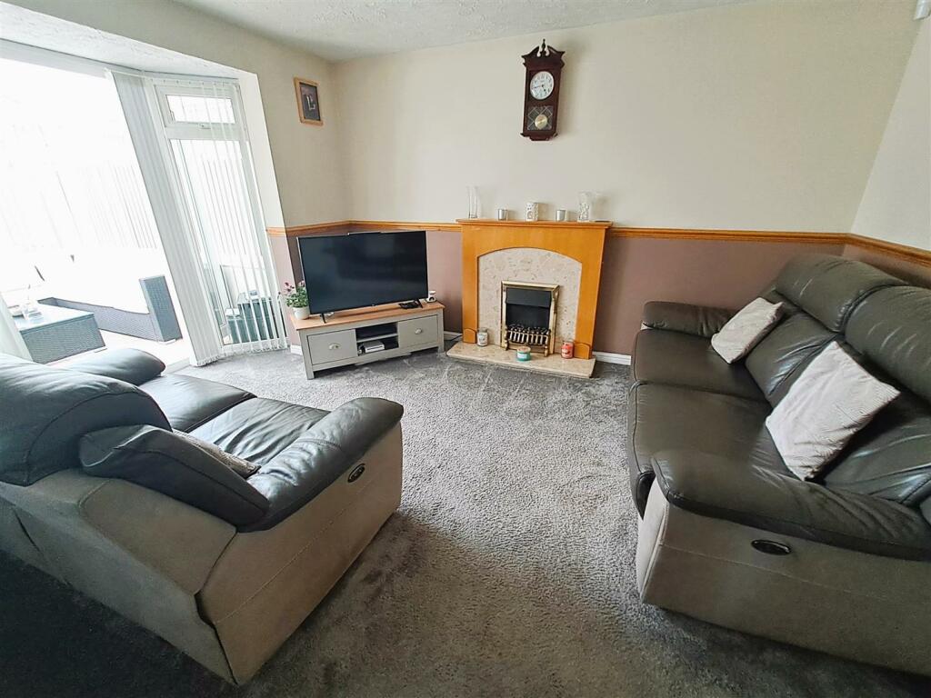 Additional property image - Kingfisher Close, Sheldon, Birmingham