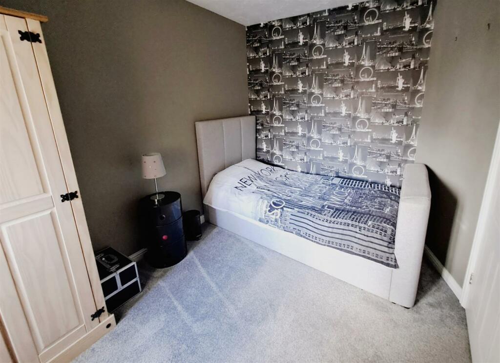 Additional property image - Kingfisher Close, Sheldon, Birmingham