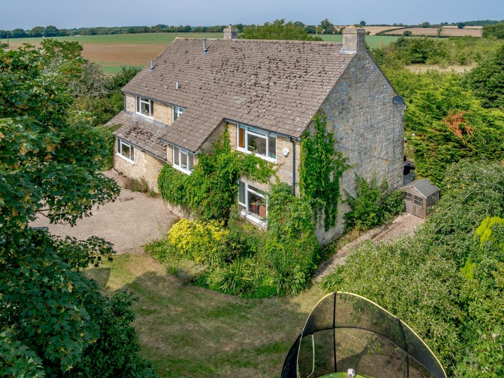 4 bedroom detached house for sale in The Green, Cassington, Witney