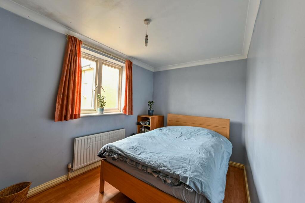 2 bedroom flat for sale in Trowbridge Row, Hackney, London, E9