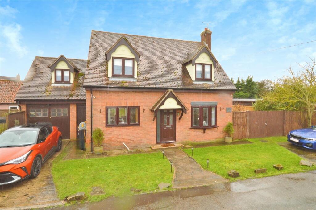 3 bedroom detached house for sale in Stones Green, Harwich, Essex, CO12
