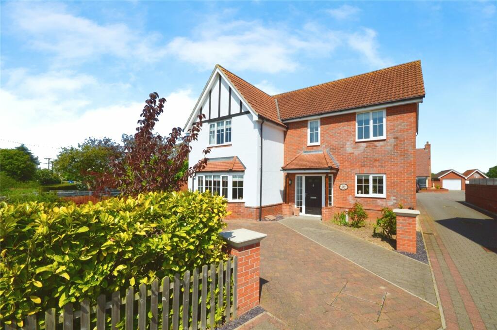 4 bedroom detached house for sale in Keeble Road, Brantham, Manningtree