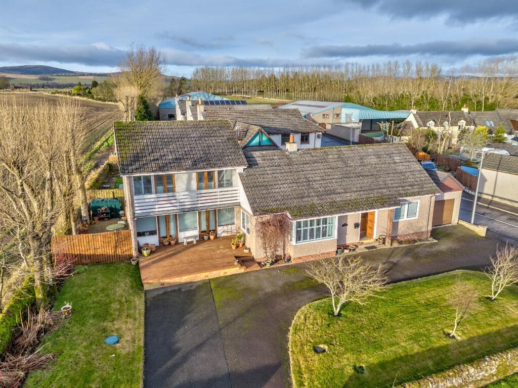 4 bedroom detached house for sale in Westmuir Road, Kirriemuir, Angus, DD8