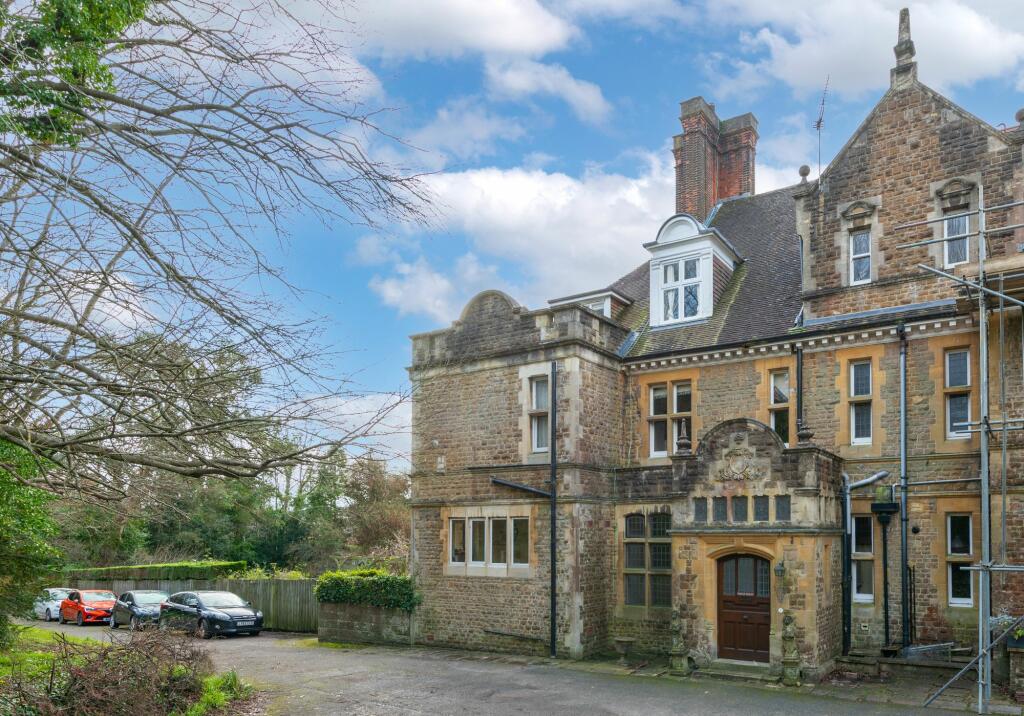 4 bedroom terraced house for sale in Gatton Road, Reigate, RH2