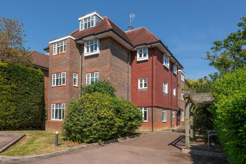 Main image of property: Doods Road, Hillview, RH2