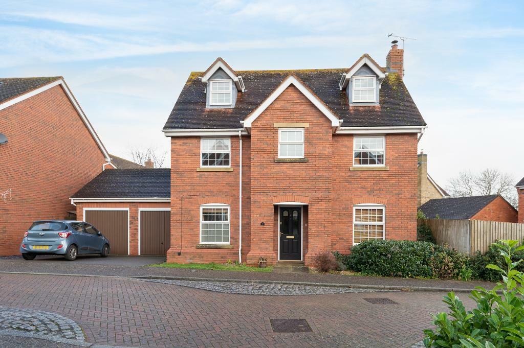 5 bedroom detached house for sale in Monmouth Grove, Kingsmead, Milton