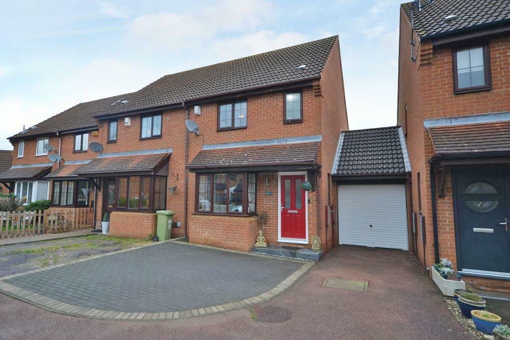 3 bedroom end of terrace house for sale in Birchen Lee, Emerson Valley