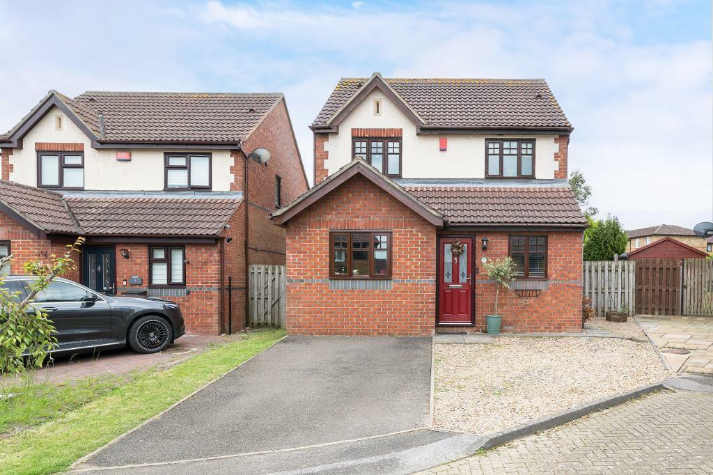 3 bedroom detached house for sale in Wilks Croft, Shenley Church End