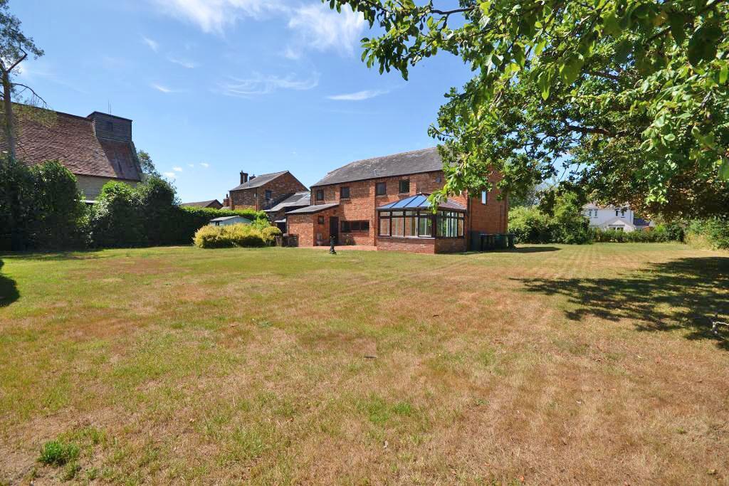 Main image of property: Cowdray Close, Woolstone, Milton Keynes, Buckinghamshire, MK15 0AP