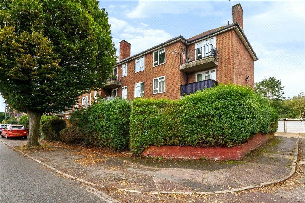 1 bedroom apartment for sale in Ainsdale Road, Watford, Hertfordshire, WD19