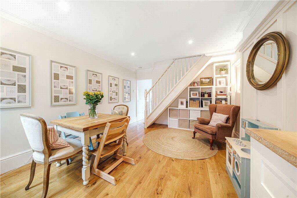 2 bedroom end of terrace house for sale in Hallowell Road, Northwood