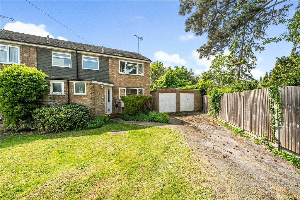 3 bedroom semidetached house for sale in Foxfield Close, Northwood