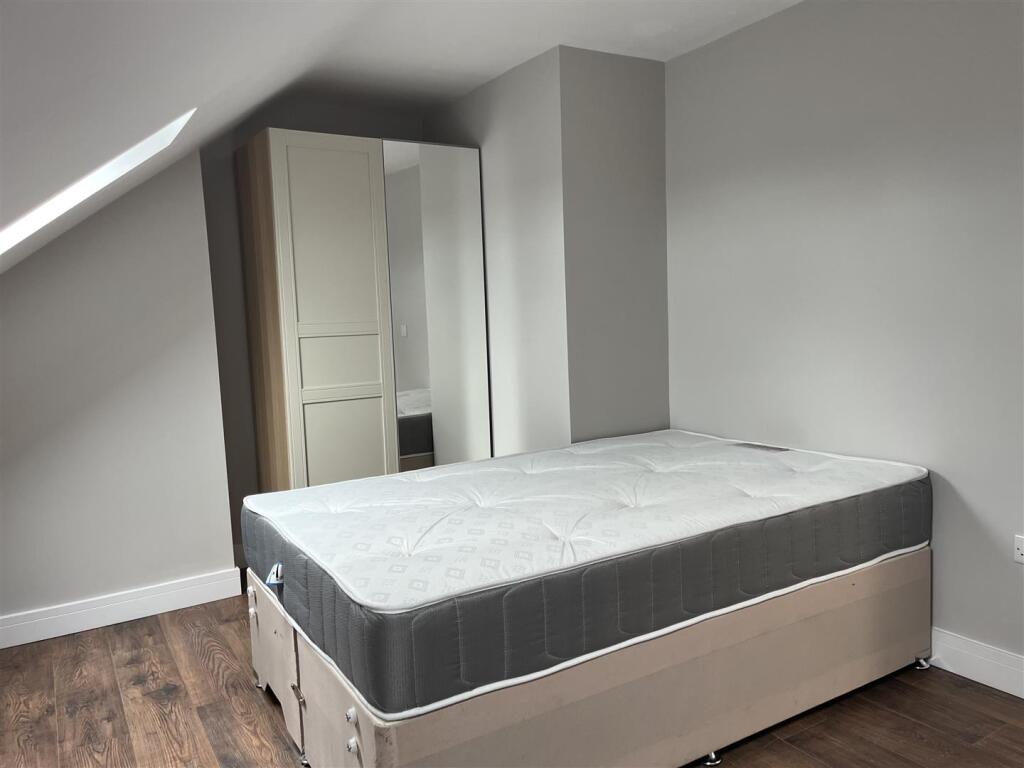 Additional property image - Ravenswood Road, Bristol