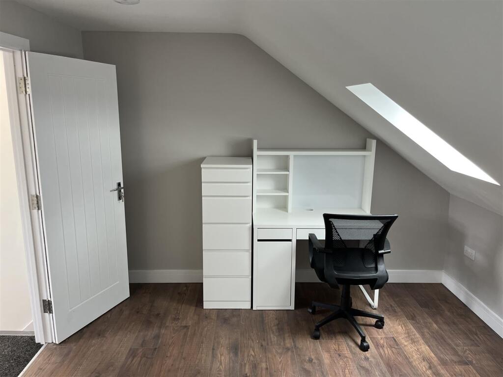Additional property image - Ravenswood Road, Bristol