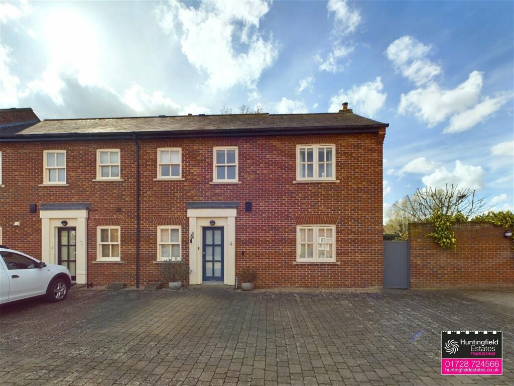 3 bedroom semidetached house for sale in Tanyard Court, Framlingham
