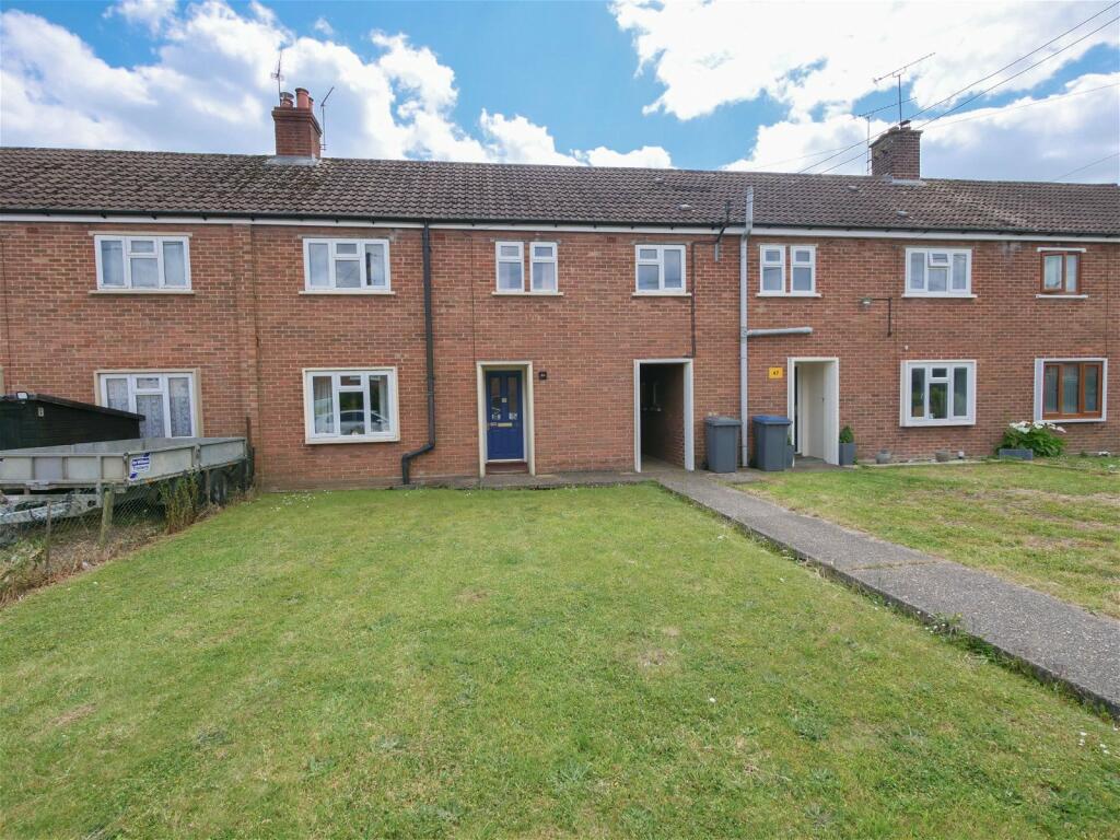 3 bedroom terraced house for sale in Kings Avenue, Framlingham, Suffolk