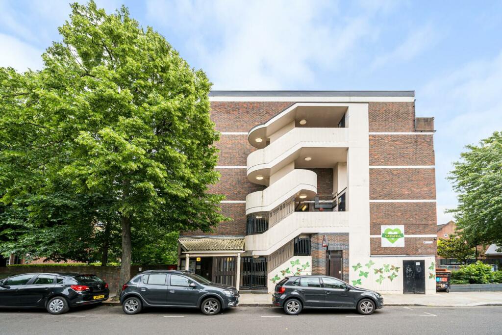 2 bedroom flat for sale in Clarendon Walk, Notting Hill, W11