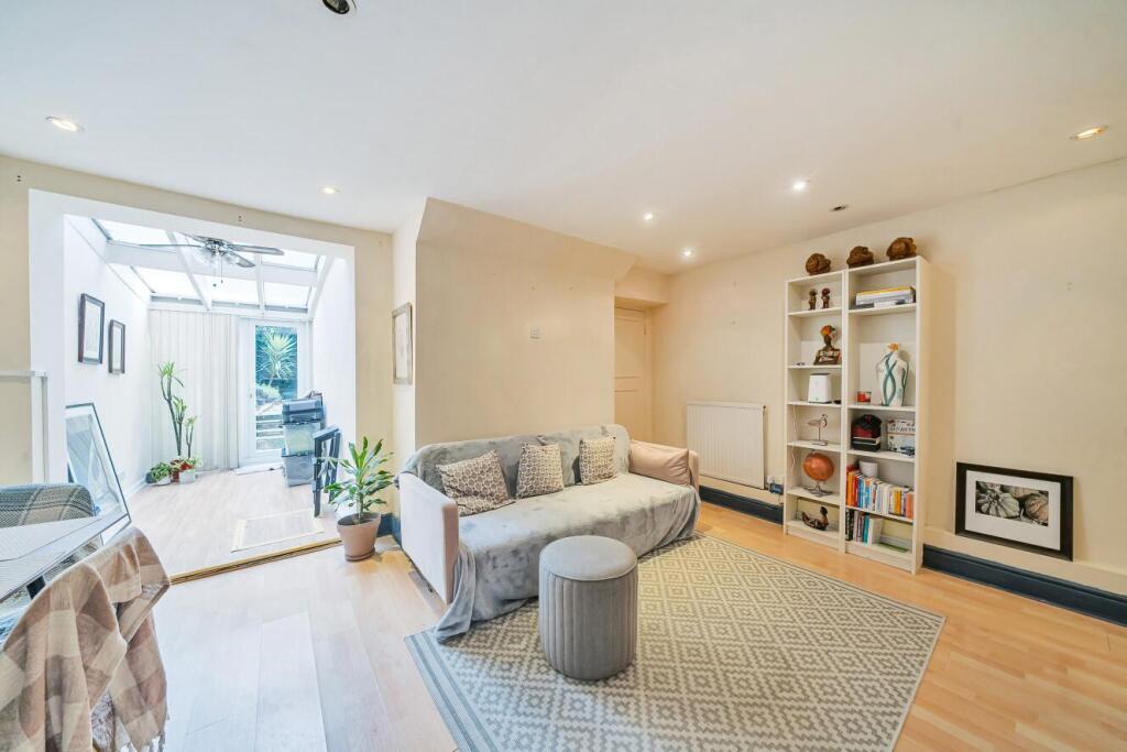 Main image of property: Hetley Road, Shepherd's Bush, London, W12