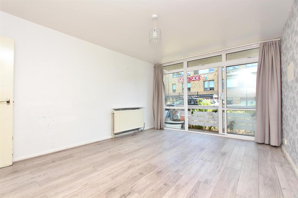 Main image of property: Arbor Court, N16