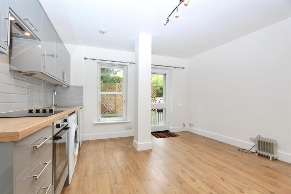 Main image of property: Shakespeare Walk, N16